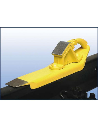 Tip Locking Wheel Chock right handed version LIBO Cales et fourniture construction ferroviaire
